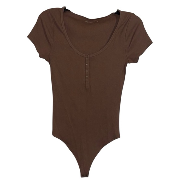 Abercrombie & Fitch Tops - 🌹ABERCROMBIE & FITCH TAUPE SOFT RIB BODYSUIT